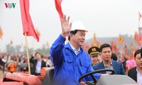 President opens ploughing festival in Doi Son