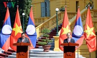 President highlights Vietnam-Laos Solidarity and Friendship Year 2017