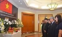 Tribute-paying ceremonies for Vietnamese President held in Indonesia