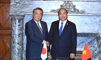 Prime Minister meets Speakers of both Japanese Houses and business leaders