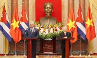 Cuban President highlights special relationship with Vietnam