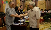 Party, State leader meets Vietnam Fatherland Front Presidium 