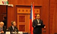 Vietnamese, Czech PMs co-chair business forum