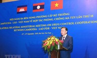 Vietnam, Laos, Cambodia beef up cooperation in combating drug 