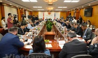Vietnam, US promote economic cooperation 