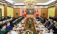 US Secretary of Defense pays official visit to Vietnam 