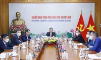 Vietnam, China hold Communist Party online conference 
