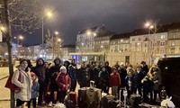 Vietnam Embassy in Hungary receives 290 evacuees from Ukraine