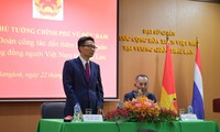 Deputy PM meets Embassy staff and overseas Vietnamese in Thailand 
