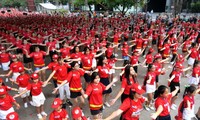Flashmob of 3,000 children sets Vietnam record