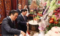 Incense offered to commemorate Hung Kings 