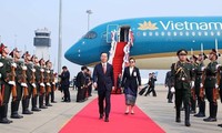 President Vo Van Thuong begins official visit to Laos