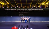 Vietnamese students win third prize at Huawei ICT Competition 