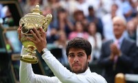 Carlos Alcaraz beats Novak Djokovic to win Wimbledon 2023