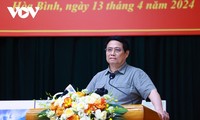 Prime Minister works with leaders of Hoa Binh province