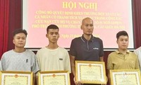 PM commends four men for saving lives in Hanoi’s deadly fire
