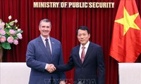 Vietnam, US boost aviation security cooperation