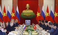 Vietnam, Russia issue joint statement as President Putin leaves Hanoi