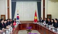 越韩第9次环境部长会议在河内举行
