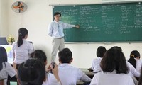北江省试点实施英越双语数学教学