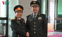 越中两国防长在中国举行会谈