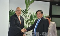 越南计划投资部部长阮志勇访问古巴