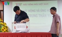 越南全国人民心系中部灾民