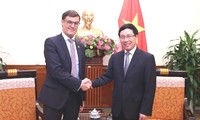 委内瑞拉外交部代表团访问越南  
