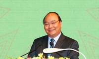 阮春福出席2017世界经济论坛东盟峰会