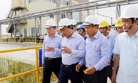 越南政府总理阮春福与台塑河静钢铁有限公司领导人进行座谈  