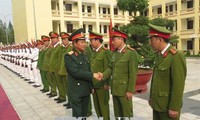 越南国会副主席杜伯巳视察奠边省