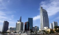 胡志明市要以高度政治决心发展服务设施