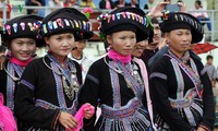 莱州省卢族妇女的传统服装