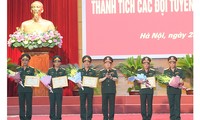 越南国防部表彰2019国际军事比赛越南参赛队