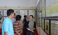 งานนิทรรศการแผนที่และเอกสาร หว่างซา เจื่องซา ของเวียดนาม      
