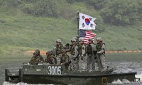 กองทัพเรือสาธารณรัฐเกาหลีและสหรัฐทำการซ้อมรบร่วม  