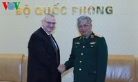 Вьетнам и США активизируют сотрудничество в области оборонной промышленности