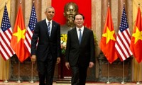 Президент США Барак Обама начал официальный визит во Вьетнам