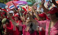 Таиланд: Краснорубашечники открыли центр по наблюдению за проведением референдума