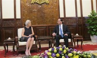 Президент Чан Дай Куанг принял посла Дании во Вьетнаме Шарлотт Лаурсен