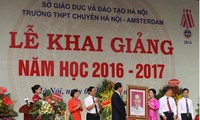 Для более 22 млн школьников Вьетнама наступил новый учебный год