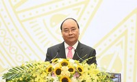 Премьер-министр СРВ Нгуен Суан Фук отправился на саммиты АСЕАН в Лаосе