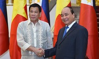 Премьер Вьетнама Нгуен Суан Фук принял президента Филиппин Родриго Дутерте