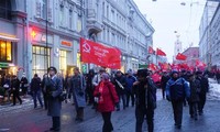 В Москве прошел марш в честь 99-й годовщины Октябрьской революции 