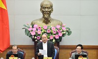 Нгуен Суан Фук председательствовал на очередном декабрьском заседании правительства