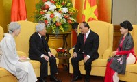Премьер Вьетнама встретился с императором и императрицей Японии