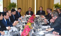 Нгуен Суан Фук выразил пожелание, чтобы США стали крупнейшим торговым партнером Вьетнама