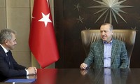 Президент Турции принял министра обороны России