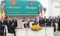 Генсек ЦК КПВ Нгуен Фу Чонг встретился с премьером Камбоджи Хун Сеном