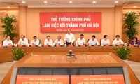 Премьер-министр Нгуен Суан Фук провел рабочую встречу с руководством города Ханоя